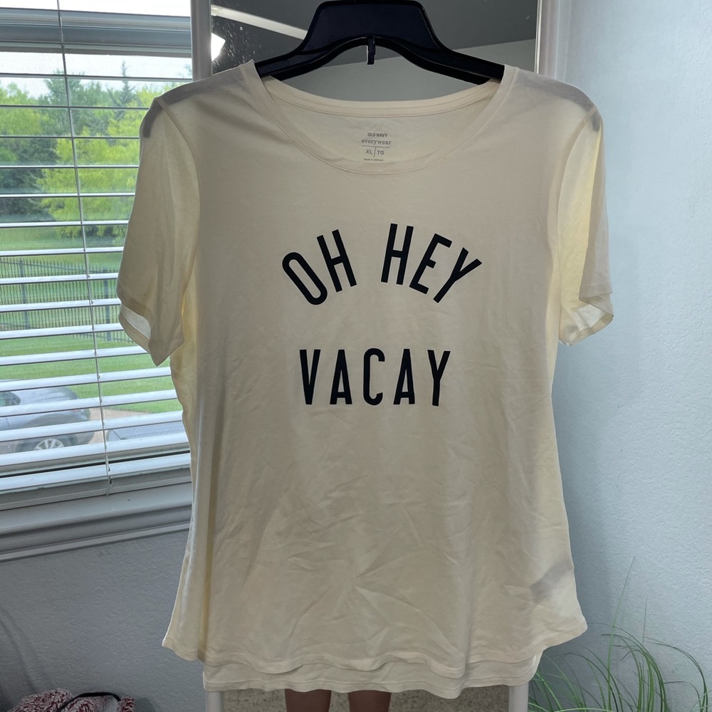 “Oh hey vacay” Women’s Old Navy tee!